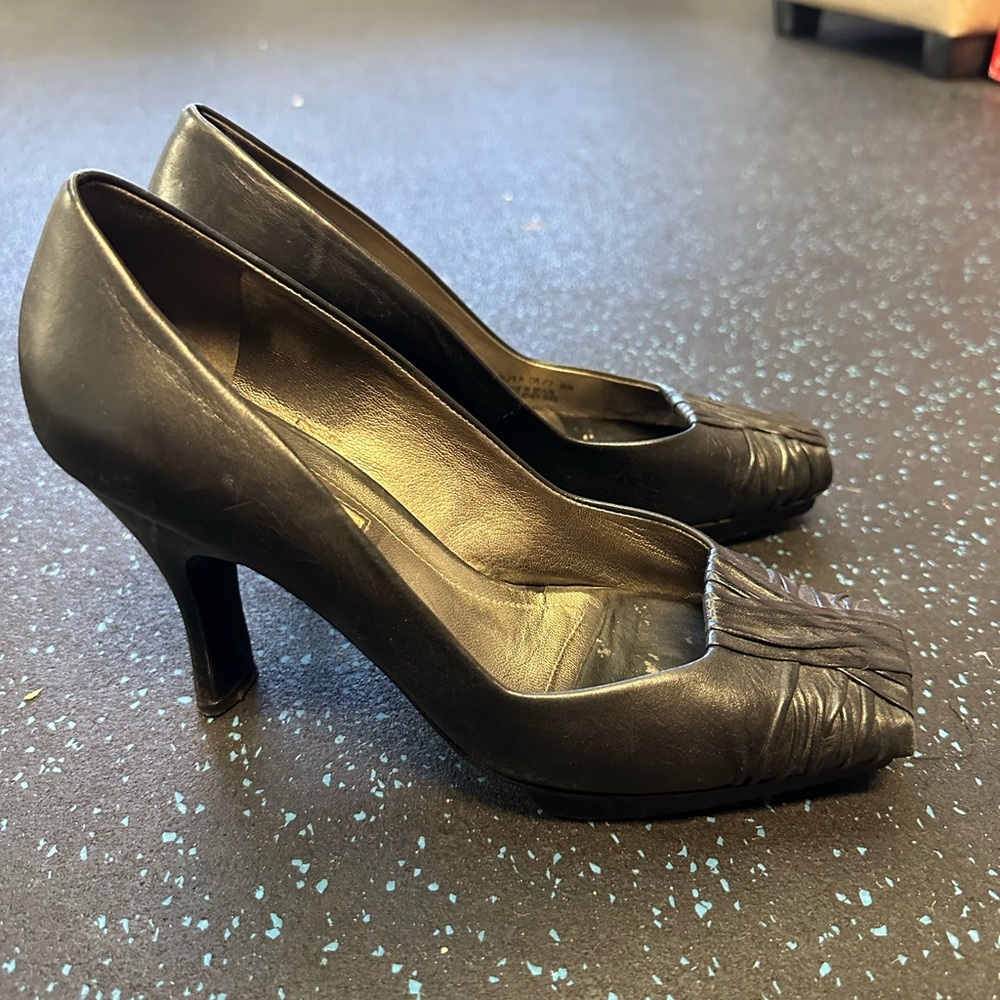 Via Spiga Black Leather Heels - Picture 9 of 11